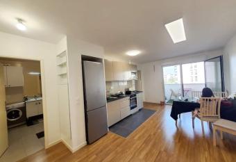 Appartement in Villejuif (M 7) with free parking has Balcony rooms