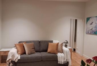 The Tiny Abode has Balcony rooms