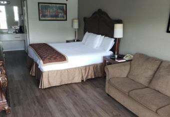 Branson King Resort allows 18 year olds to book a room