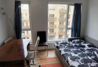 Fully equipped apartment, 15 min to Center has Balcony rooms