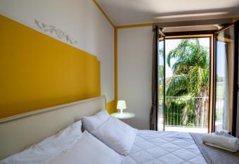 - Vista Egadi - has Balcony rooms