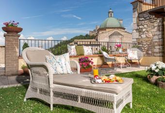 Hotel Ideale has Balcony rooms