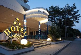 Hotel Villa Aspe allows 18 year olds to book a room