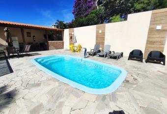 Recanto dos tucanos apenas 40 KM de SP has Balcony rooms