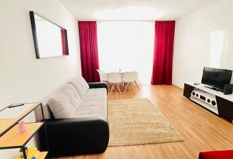 Magnifique Appartment allows 18 year olds to book a room