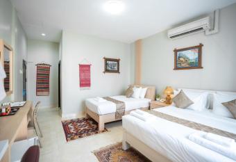 Vongkhamsene Boutique Hotel has Balcony rooms