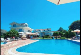 Hotel Comfort & Villas has Balcony rooms