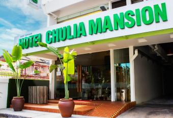 Chulia Mansion allows 18 year olds to book a room