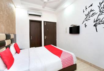 OYO 4038 Hotel Winner Inn allows 18 year olds to book a room
