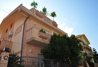 Domus Primavera has Balcony rooms