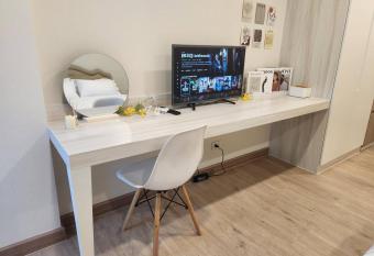 Vicky the east ville Bangsean has Balcony rooms