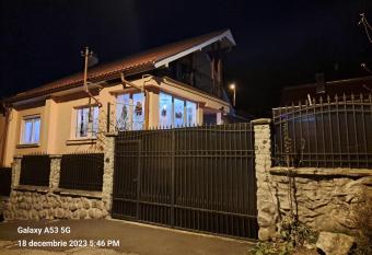 Casa Criss has Balcony rooms