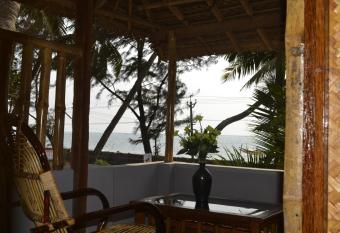 Sajeev Home Stay allows 18 year olds to book a room