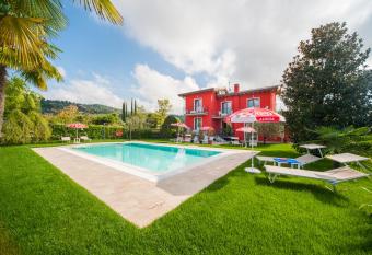 G&G Bed&Breakfast and apartments has Balcony rooms