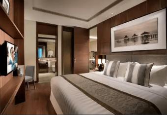 Luxury Apartement Rasuna Jakarta by Lentera has rooms with a private hot tub