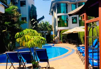 Green Mountain Hotel allows 18 year olds to book a room