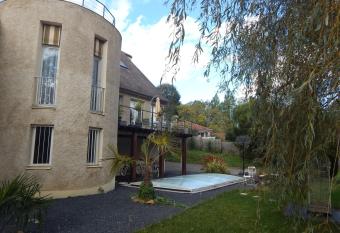 Le jardin d eden has Balcony rooms