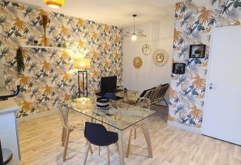 Charmant petit nid centre et gare    pied allows 18 year olds to book a room