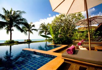 Baan Phulay Luxury Beachfront Villa has Balcony rooms