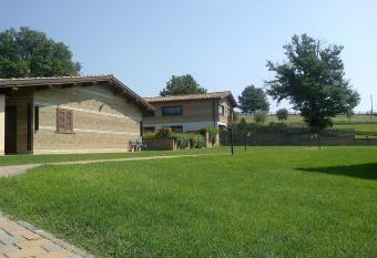 Agriturismo Monte dell Olmo has Smoking/Balcony rooms