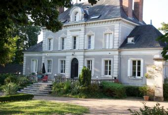 Ch  teau de la Chaise has Balcony rooms