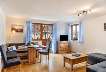 Ferienwohnung Zugspitze has Balcony rooms