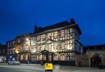 The Tudor House Hotel, Tewkesbury, Gloucestershire allows 18 year olds to book a room