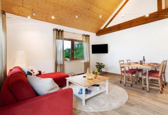 Schwarzwaldgl  ck has Balcony rooms