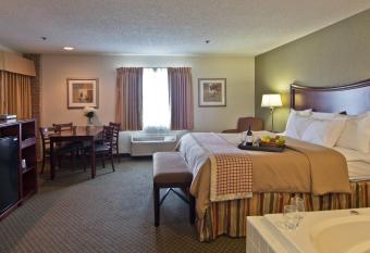 Christopher Inn And Suites has Balcony rooms