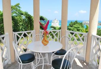 Ocho Rios Ocean Front Luxury Studio Sky Castles 24 hrs sleeps 2 allows 18 year olds to book a room