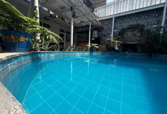 Playa Arica Backpackers has Balcony rooms