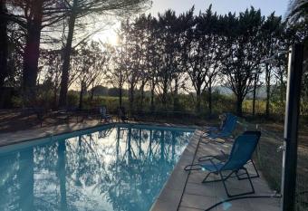 Pin  de du Mitan piscine chauff  e priv  e has Balcony rooms