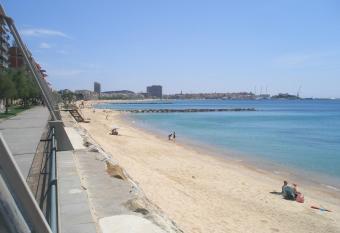 Calonge a 17mts de la playa has Balcony rooms