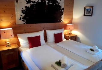 Haus Reason has Balcony rooms