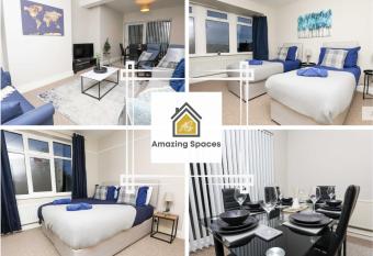 Modern 4-Bedroom 2-Bathroom with Off Road Parking in Great Sankey by Amazing Spaces Relocations Ltd allows 18 year olds to book a room