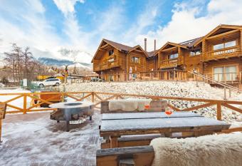 Wellness Cottage CEDER has Balcony rooms