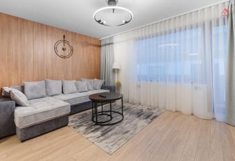 Grand Chalet Holiday Apartment Poiana Brasov has Balcony rooms