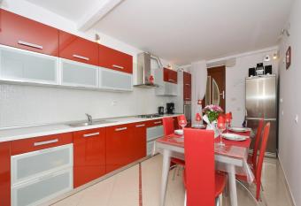 Apartment Nikolina has Smoking rooms