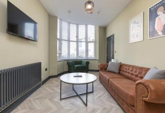 Ettie s has Balcony rooms