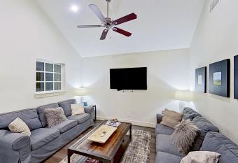 Gatsby has Balcony rooms