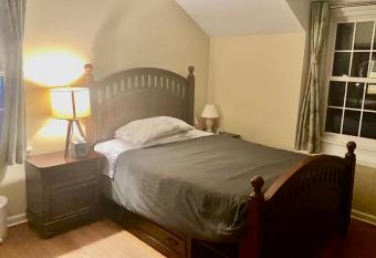 B1 A private room in Naperville downtown with desk and Wi-Fi near everything has Balcony rooms