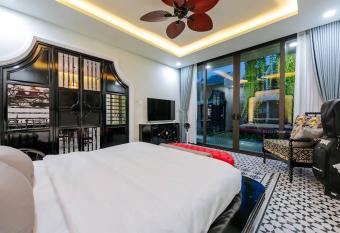 Lotus Villa Hoi An - 4 Bedrooms - river view - private pool has Balcony rooms