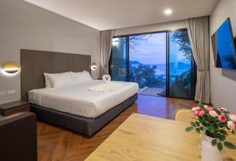 Nature Vista Rawai has Balcony rooms