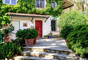 C   De Rossana Bed&Breakfast has Balcony rooms