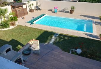 Chez Barnard has Balcony rooms