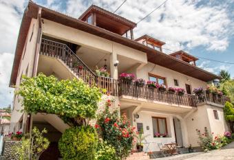 Guest House Kevser has Balcony rooms