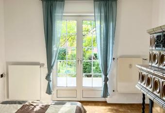 Haus Neuss-EG has Balcony rooms