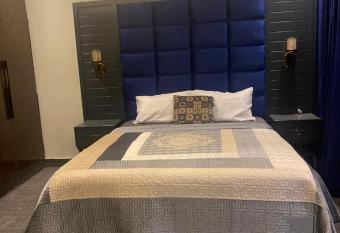 Grand Berkshire has Balcony rooms