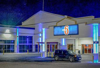 Motel 6 Snyder Tx allows 18 year olds to book a room
