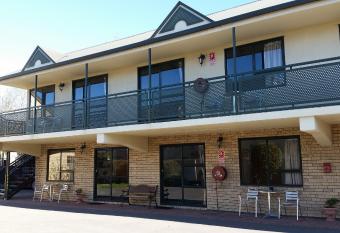 Ascot Vale Motor Lodge has Balcony rooms